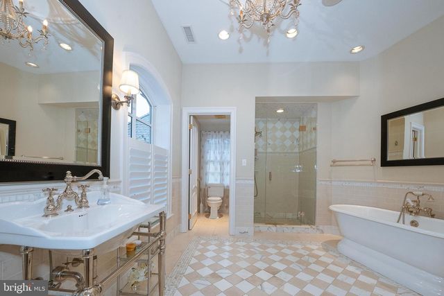 1122 BRYNLAWN RD, Villanova, PA 19085