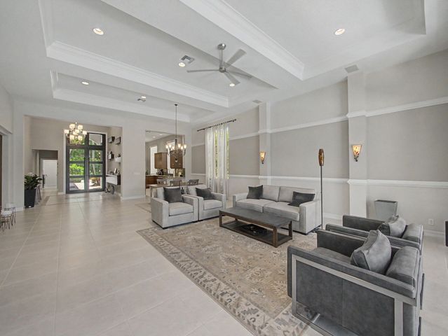 76 Laguna Drive, Palm Beach Gardens, FL 33418