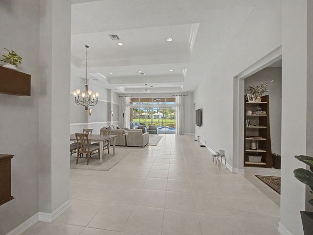 76 Laguna Drive, Palm Beach Gardens, FL 33418
