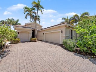 76 Laguna Drive, Palm Beach Gardens, FL 33418