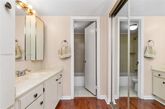 901 Colony Point Cir 521, Pembroke Pines, FL 33026