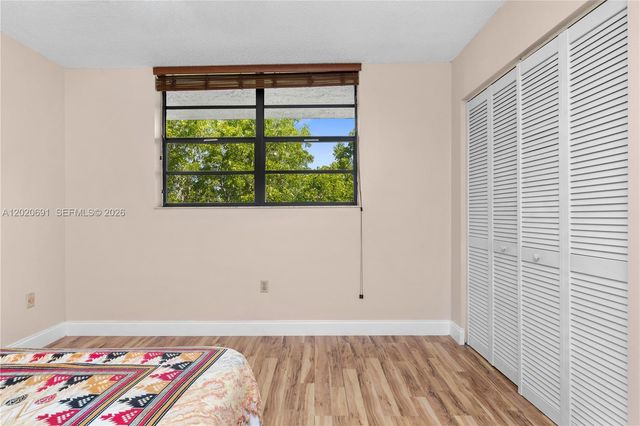 901 Colony Point Cir 521, Pembroke Pines, FL 33026
