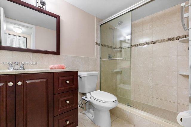 901 Colony Point Cir 521, Pembroke Pines, FL 33026