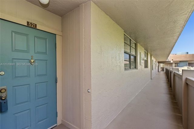 901 Colony Point Cir 521, Pembroke Pines, FL 33026