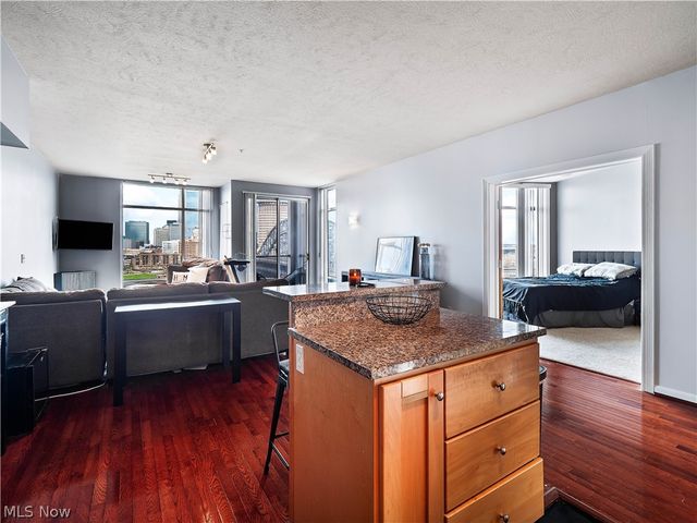 2222 Detroit Avenue 1009, Cleveland, OH 44113
