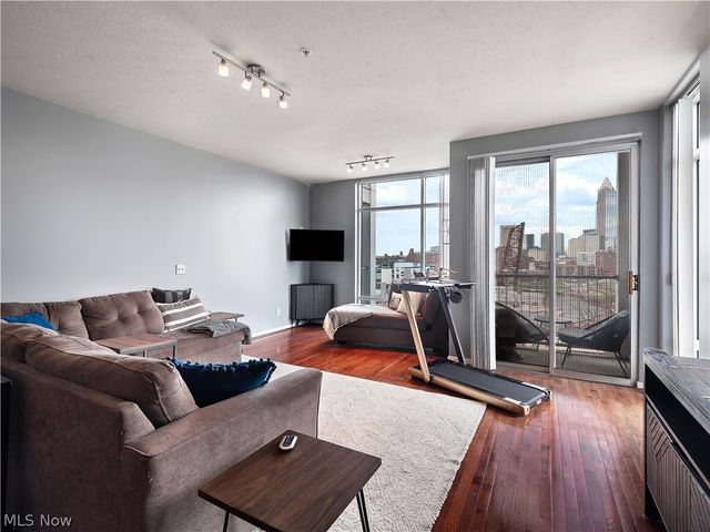 2222 Detroit Avenue 1009, Cleveland, OH 44113