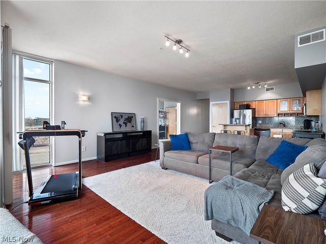 2222 Detroit Avenue 1009, Cleveland, OH 44113