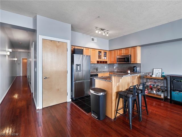 2222 Detroit Avenue 1009, Cleveland, OH 44113