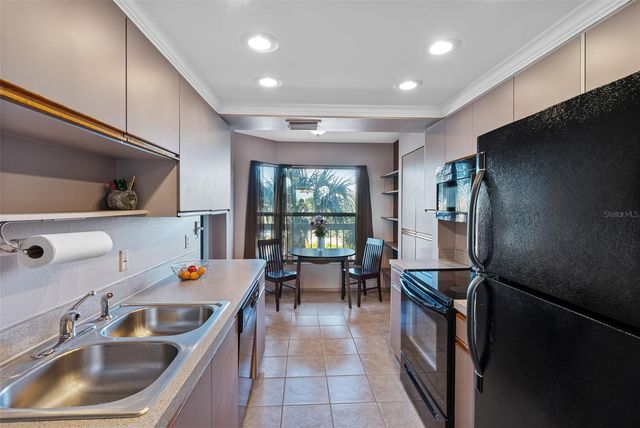 1316 PASADENA AVENUE S 303, South Pasadena, FL 33707