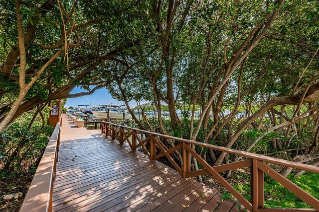 1316 PASADENA AVENUE S 303, South Pasadena, FL 33707