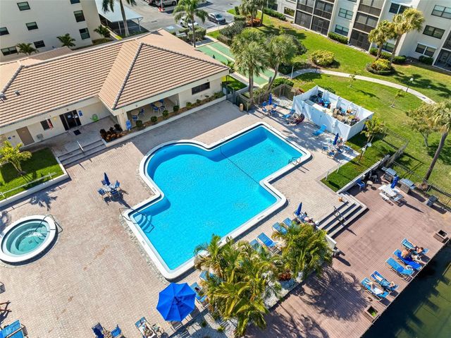 1316 PASADENA AVENUE S 303, South Pasadena, FL 33707