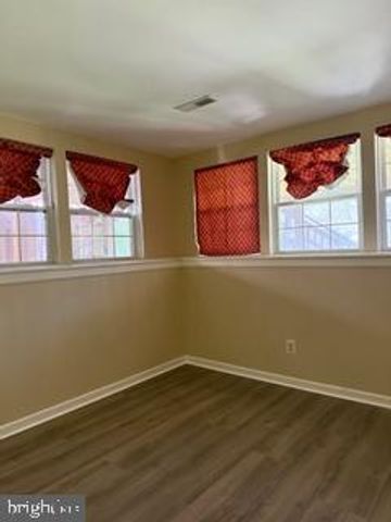 13 BARCLAY DR, Hockessin, DE 19707