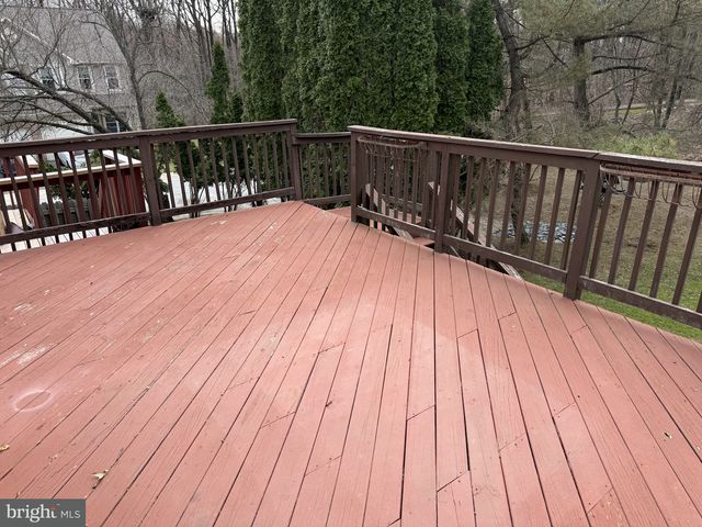 13 BARCLAY DR, Hockessin, DE 19707