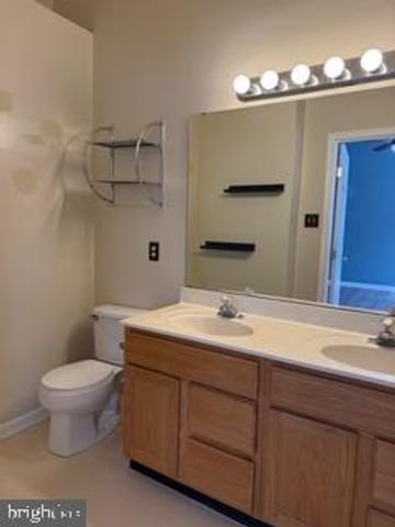13 BARCLAY DR, Hockessin, DE 19707