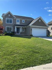42 Worthington Lane, Lancaster, NY 14086