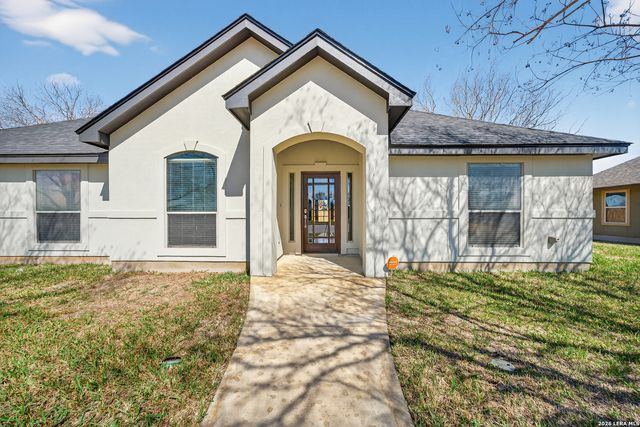 1768 STONEHAVEN, Pleasanton, TX 78064