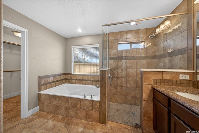 1768 STONEHAVEN, Pleasanton, TX 78064