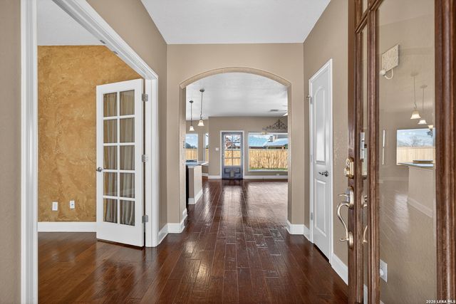 1768 STONEHAVEN, Pleasanton, TX 78064