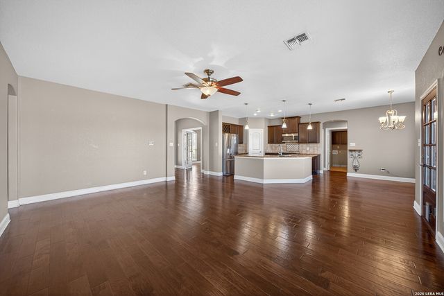 1768 STONEHAVEN, Pleasanton, TX 78064