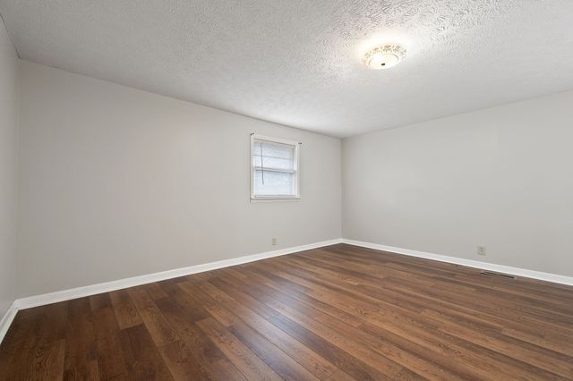 341 Dearman St, Smithville, TN 37166