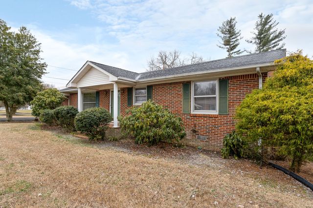 341 Dearman St, Smithville, TN 37166