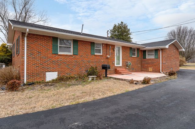 341 Dearman St, Smithville, TN 37166