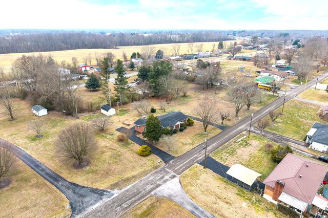 341 Dearman St, Smithville, TN 37166