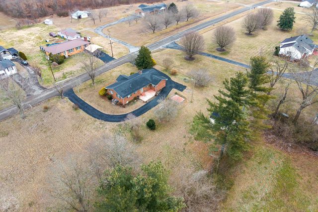 341 Dearman St, Smithville, TN 37166