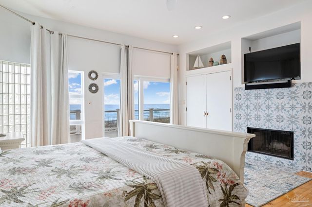 310 Ariola Dr, Pensacola Beach, FL 32561