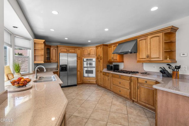 318 N Steckel Drive, Santa Paula, CA 93060