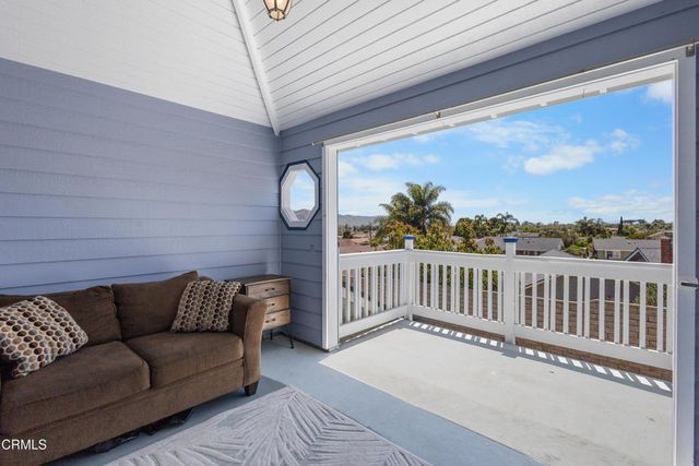 318 N Steckel Drive, Santa Paula, CA 93060