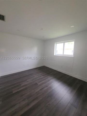 1864 NW 28th St, Miami, FL 33142