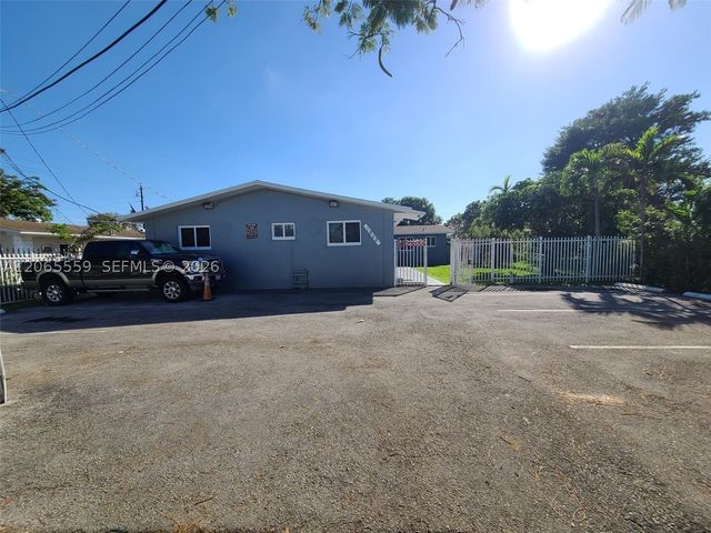 1864 NW 28th St, Miami, FL 33142