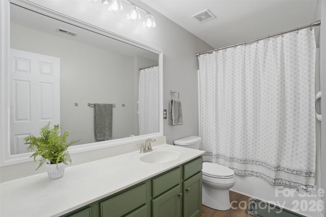 1464 Moss Creek Drive, Harrisburg, NC 28075