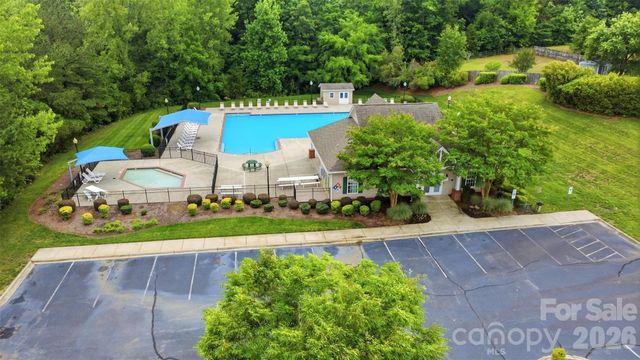 1464 Moss Creek Drive, Harrisburg, NC 28075