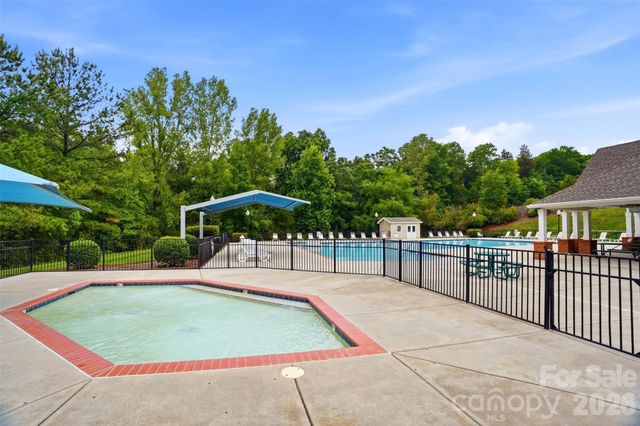 1464 Moss Creek Drive, Harrisburg, NC 28075