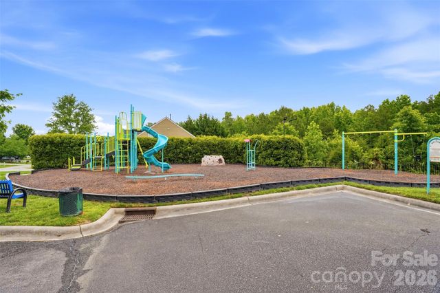 1464 Moss Creek Drive, Harrisburg, NC 28075