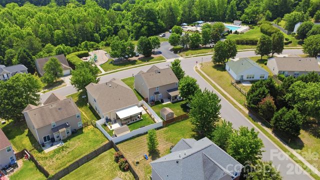 1464 Moss Creek Drive, Harrisburg, NC 28075
