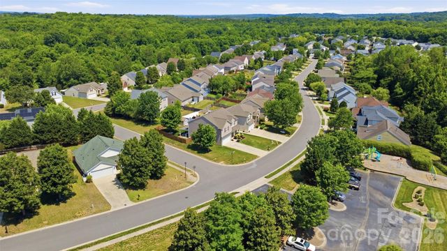 1464 Moss Creek Drive, Harrisburg, NC 28075