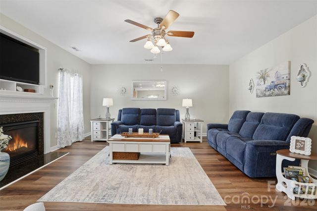 1464 Moss Creek Drive, Harrisburg, NC 28075