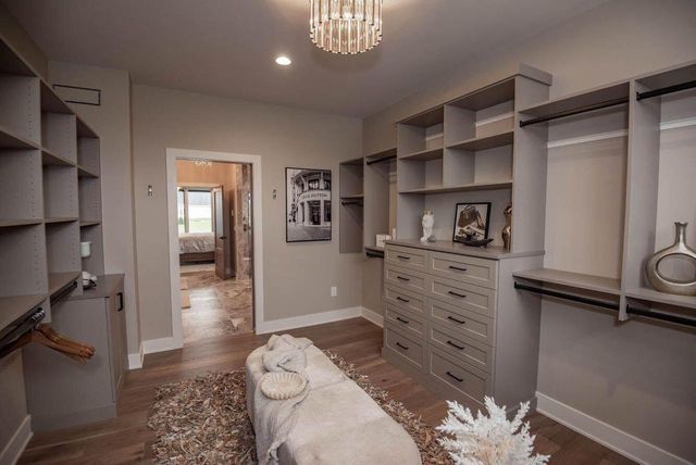 N67W34857 Ireland DRIVE, Oconomowoc, WI 53066