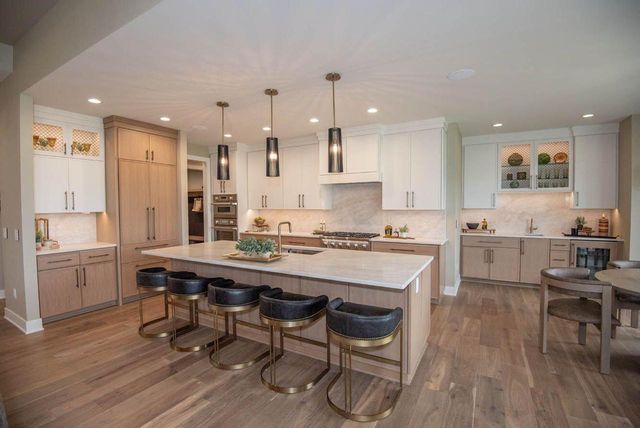 N67W34857 Ireland DRIVE, Oconomowoc, WI 53066