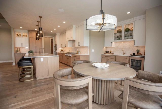 N67W34857 Ireland DRIVE, Oconomowoc, WI 53066