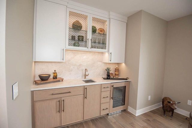 N67W34857 Ireland DRIVE, Oconomowoc, WI 53066