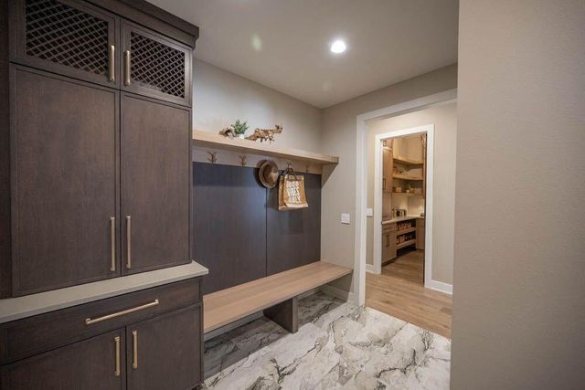 N67W34857 Ireland DRIVE, Oconomowoc, WI 53066