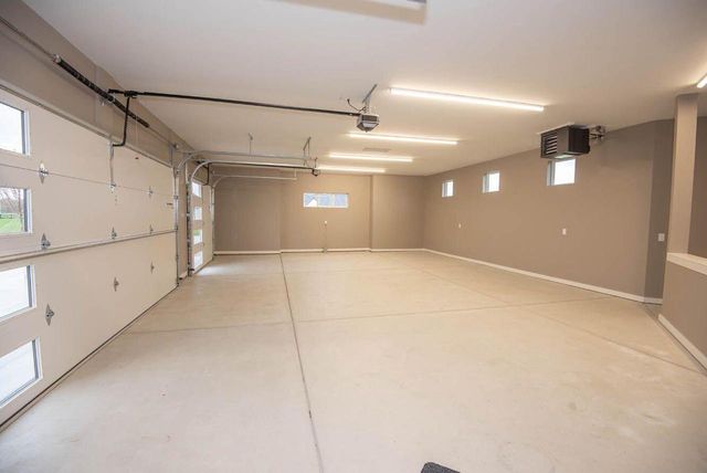 N67W34857 Ireland DRIVE, Oconomowoc, WI 53066