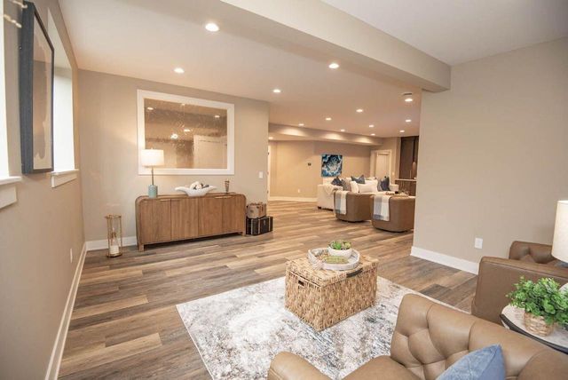 N67W34857 Ireland DRIVE, Oconomowoc, WI 53066