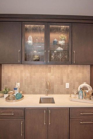 N67W34857 Ireland DRIVE, Oconomowoc, WI 53066