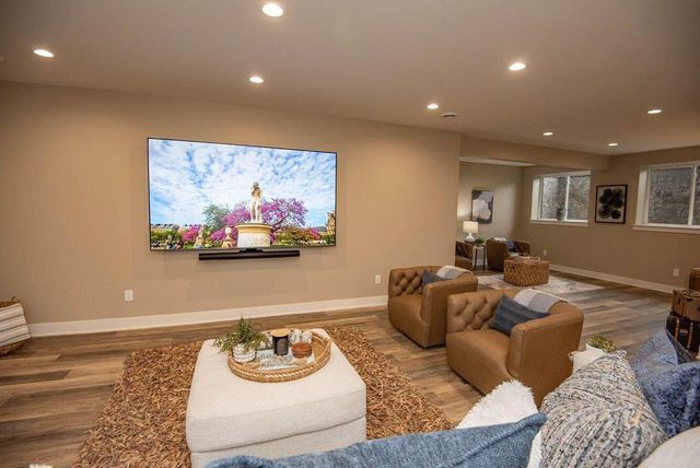 N67W34857 Ireland DRIVE, Oconomowoc, WI 53066