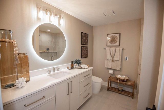 N67W34857 Ireland DRIVE, Oconomowoc, WI 53066